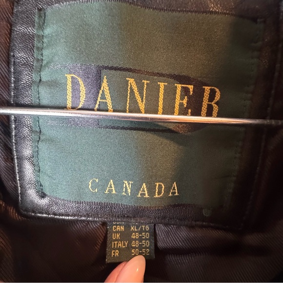 Danier Classic Black Leather Bomber Zip Jacket Thick Lined Vintage Moto 90s - Picture 2 of 16